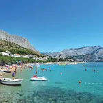 Apartament Awesome In With Wifi Duće