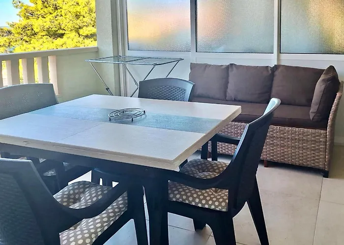 Apartamento Stunning In With Wifi Duće