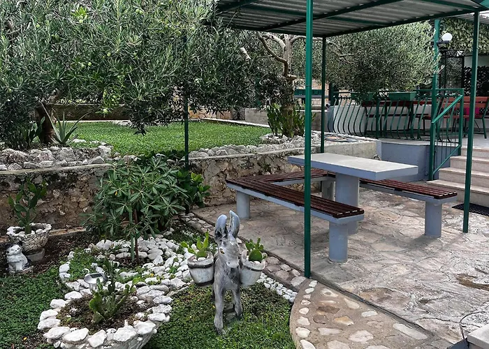 Apartamento Stunning In With Wifi Duće