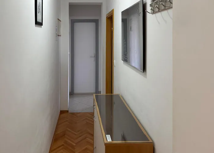 Apartamento Stunning In With Wifi Duće