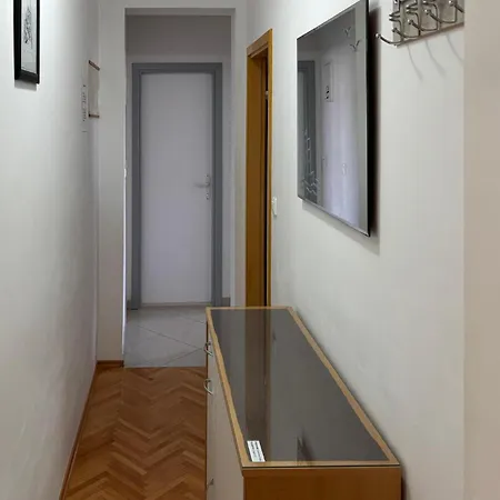 Apartmán Awesome In With Wifi Duće